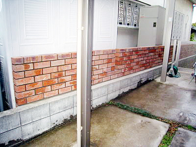 （青葉区・S邸・戸建）　金属製のフェンスを取り外し、レンガの塀に。ぐっと素敵になりました。
