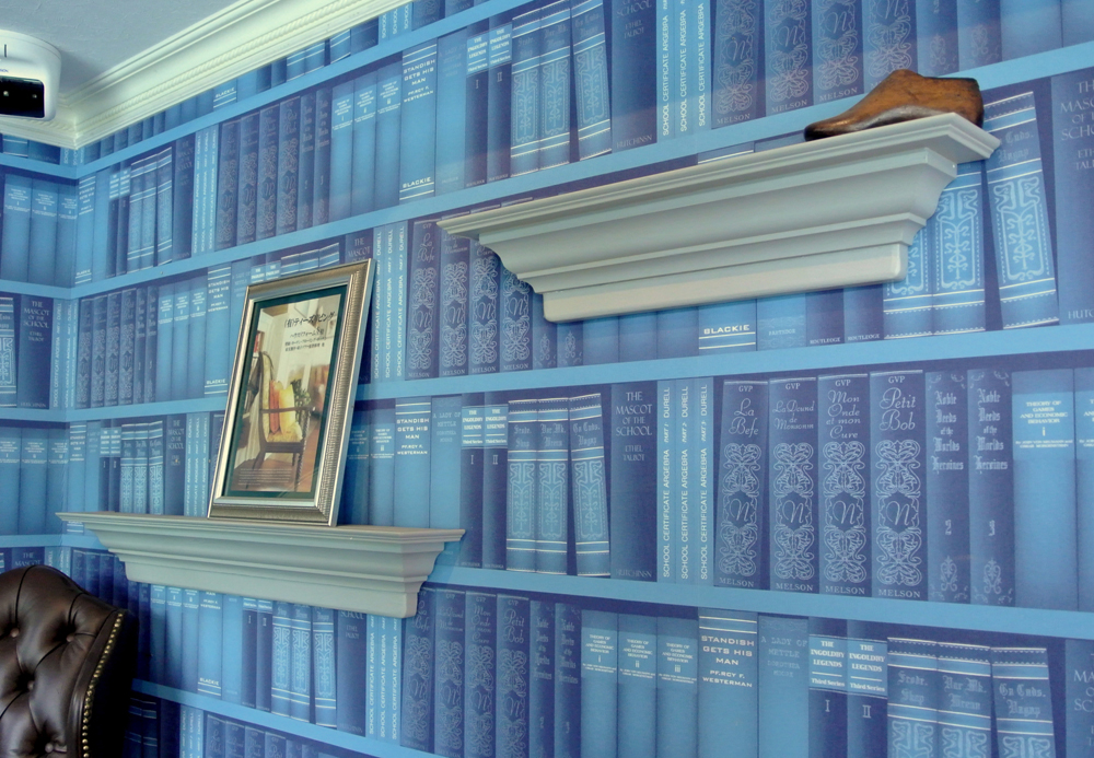 ブルー×本の知的な組み合わせは書斎にぴったりです